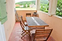 Charming Apartments in the Mas de Soleil (Gîte "Viva