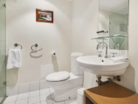 Cumberland Resort Lorne private Apartment near beach, pool, spa, tennis, shops