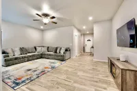 Lovely 3-bedroom 3baths house in Las Cruces with AC, WiFi. Enjoy!