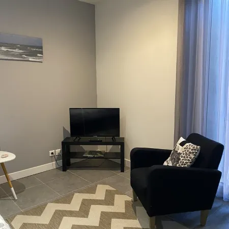 Superbe Appartement Climatisé Centre Ville Avec Grand Balcon Отели в г. Сет