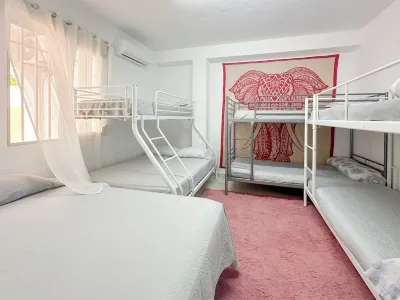 Casa en Paterna, la Zona mas Tranquila y Segura de Valencia con Parking Incluido Hotels near Parc Central