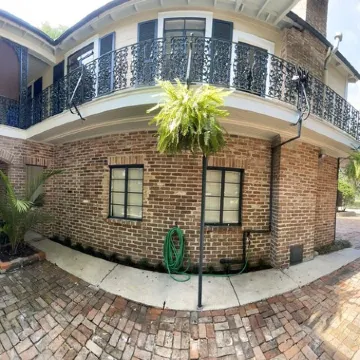 Mid-Century Modern - 3600sqft - 1 Mile to CBDHistoric Surroundings, Walk to CBD