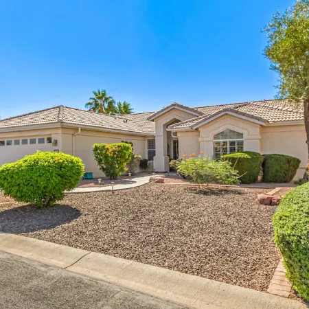 Pool & Putting Green with Golf Cart minutes to Golf Courses in Sunny Arizona!