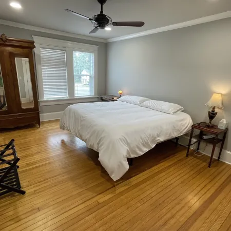 Park Avenue Loft overlooking Parkerson Avenue