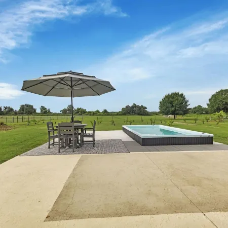 Florida Countryside Retreat-Charming 3-bedroom house with Jacuzzi and Spa pool!