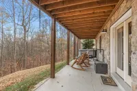 3 Bedroom Cabin near SNP with views!