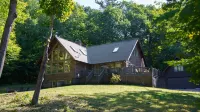 Quintessential Lakefront Home perfect for MultiFamily retreats on Thompson Lake - Homestays