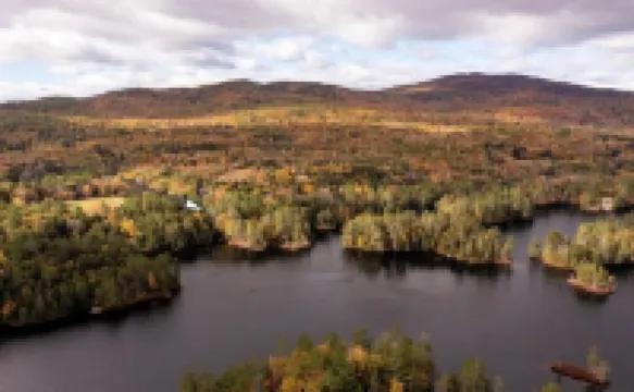 Beautiful cottage in the Lakes Region on Hermit Lake