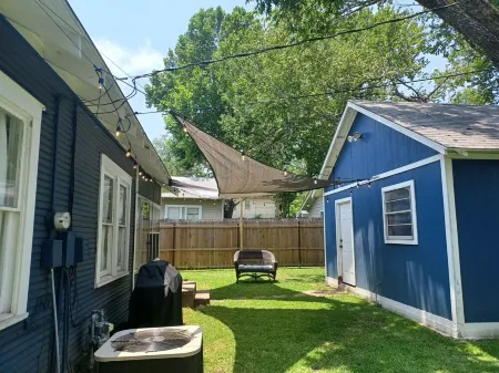 Historic, Cozy Home in the Heart of Town Отели в г. Cherokee County