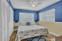 Central Vero Family Bungalow 6 Bed, 3 Bath w/ Heated Pool