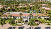 Newly Updated Luxury Condo at Naples Bay Resort - Pools, Spa, Lazy River & More!