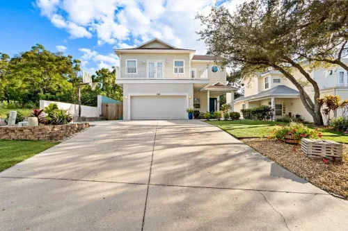 Multi Family, Close to Beaches, Great Back Yard