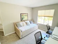 Spacious Poolside Oasis - Right Next to Beach and Legoland Hotels in Vista