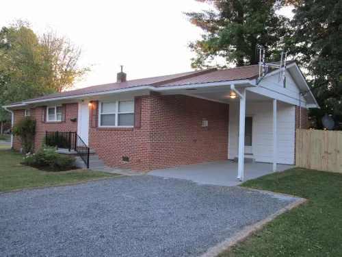 Downtown Brevard Cottage - Hot Tub /  Walk To Town