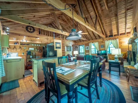 Woods Retreat at Table Rock