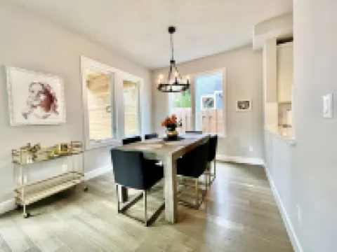 Upscale and quiet new home in Lake Oswego with amazing Patio