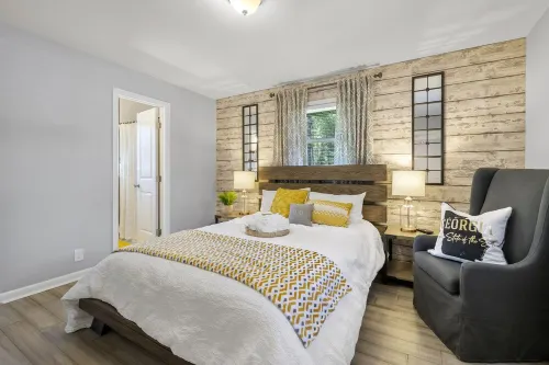 Smyrna’s Slice of Heaven! 4BR 2BA Hotel a Smyrna