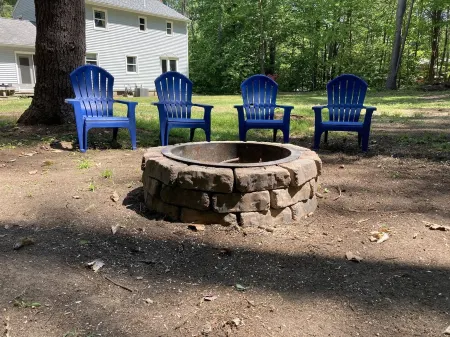 Peaceful Home 5 miles away from Saratoga Springs & right on McGregor Golf Course