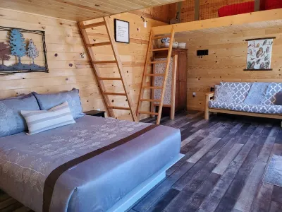 Hoot Owl Cabin - Lakefront 2-Loft Cabin with Stairs to the Shoreline!
