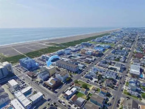 The Perfect Family Condo w views of the pool & the ocean! Hotels in Wildwood Crest