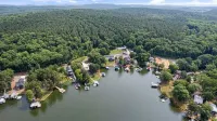 Lakefront Home- 7 bedroom 4.5 bath- Sleeps 16 + Game Room, PS-4 - Badin Lake, NC
