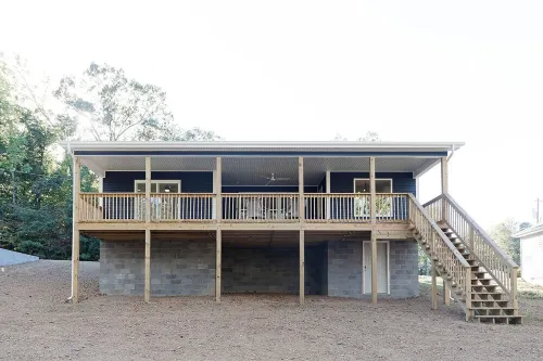 Modern Kentucky Lakefront Home + Dock