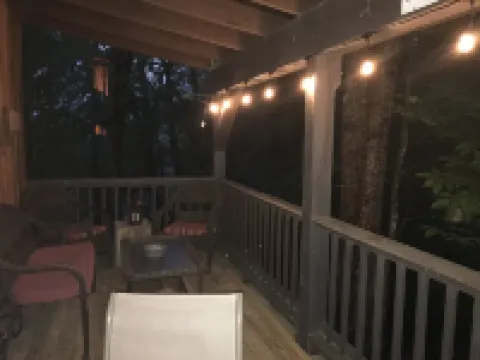 RELAX in this Cozy Mountain Creek Cabin