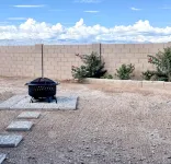 6 bedroom Desert Retreat North Swan Baptist Church附近的飯店