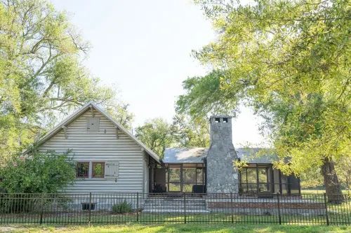 On the Beach, Teddy Roosevelt Stayed Here. Pet friendly, large fenced property