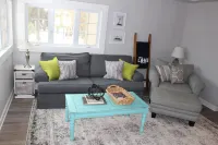 Cozy Cottage Hotels in Hamlin Township