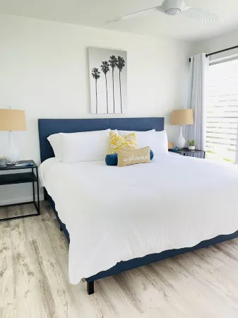 Oceanfront ground level recent remodel at Kona Isle Отели рядом с достопримечательностью «Moonshot Play Space, LLC»