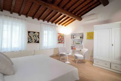 Top floor with garden bordering the historic city walls in San Niccolò district. Hotels in San Niccolo