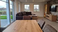 Modern Vacation Home for up to 8 People Near the Dyke - Ideal for Families - 3-Star