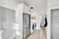 Charming Midtown Cottage, 11 straight blocks to Sherman Ave/Downtown Boat Launch