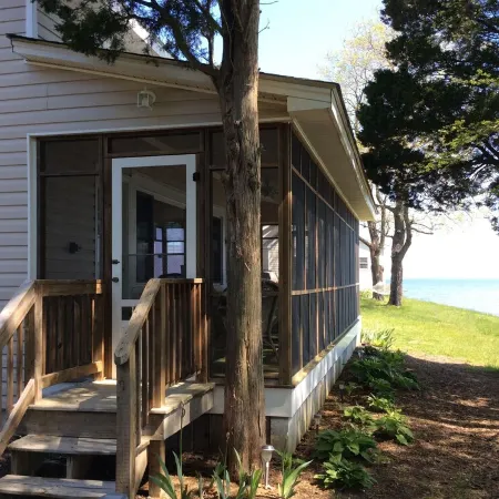 Waterfront Cottage On Candy Point:  Family-Friendly and Dog-Friendly!