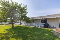 Seaside Hideaway Hotels near Wonder Mountain Fun Park