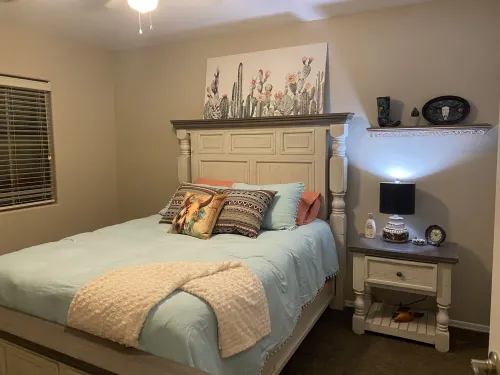 Quit friendly Neighborhood Hotels in New River