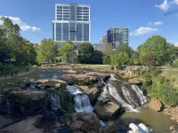 Riverwalk Falls-lovely one bedroom condo