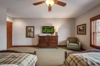 Private PET FRIENDLY 4 Bedroom-4 Bath Cottage Near Ski Resorts! Harbor Springs
