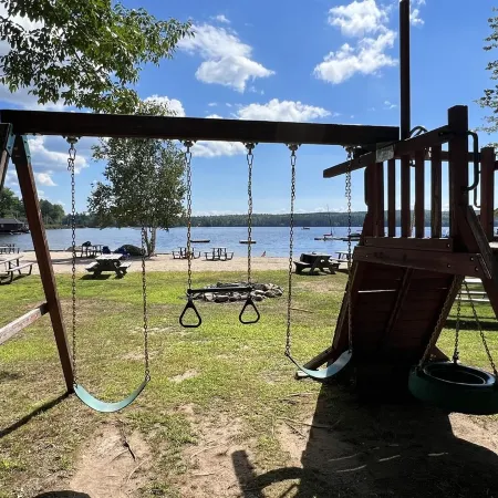 Cabin between Two Lakes -Private Beach on Moose Pond Minutes to Pleasant Mt Ski
