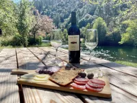 Trinity River Modern Farmhouse: Private Boat Launch, Fire Pit, outdoor games トリニティのホテル