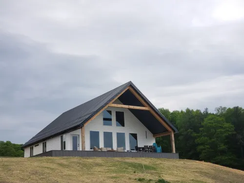 The Cabin At Keuka Lake-Great Views overlooking the Lake! Hotels in Milo