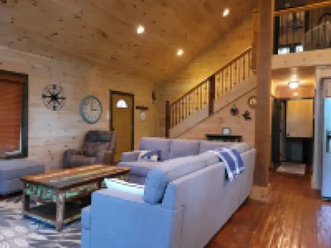Cozy 3-bedroom Cabin in the Woods - No Cleaning Fee