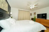 Beautiful Condo w/ decorated Balcony near iconic Hard Rock Guitar Casino Hotels near High Powered Graphics