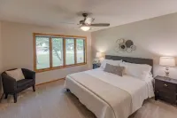 Gorgeous Waterfront Retreat
