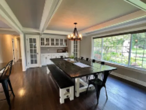 Edgewood Oasis 에지우드 호텔