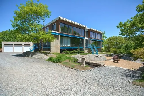 Secluded 20 acre 10BR ultra contemporary retreat Hotels in Manchester-by-the-Sea