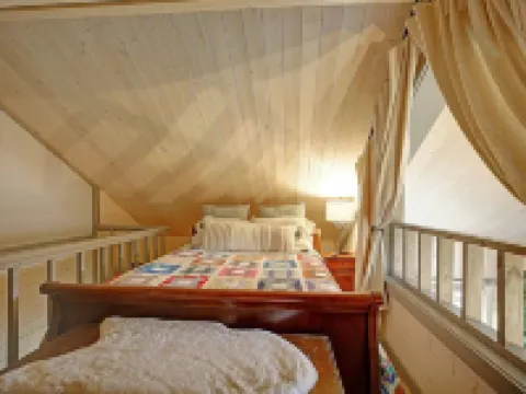 Stay at the Ranch! Bunkhouse is in the heart of Camano Island. Hotels in Camano