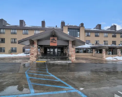 Cozy Private King Suite with Unbeatable Amenities and View in Cedar Breaks Lodge Hotels in Brian Head