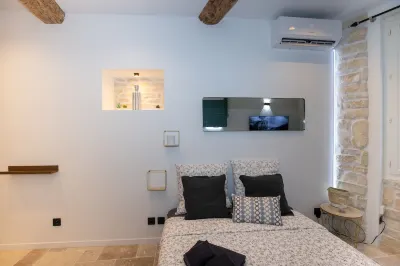 Appartement Rénové Vieille Ville Antibes